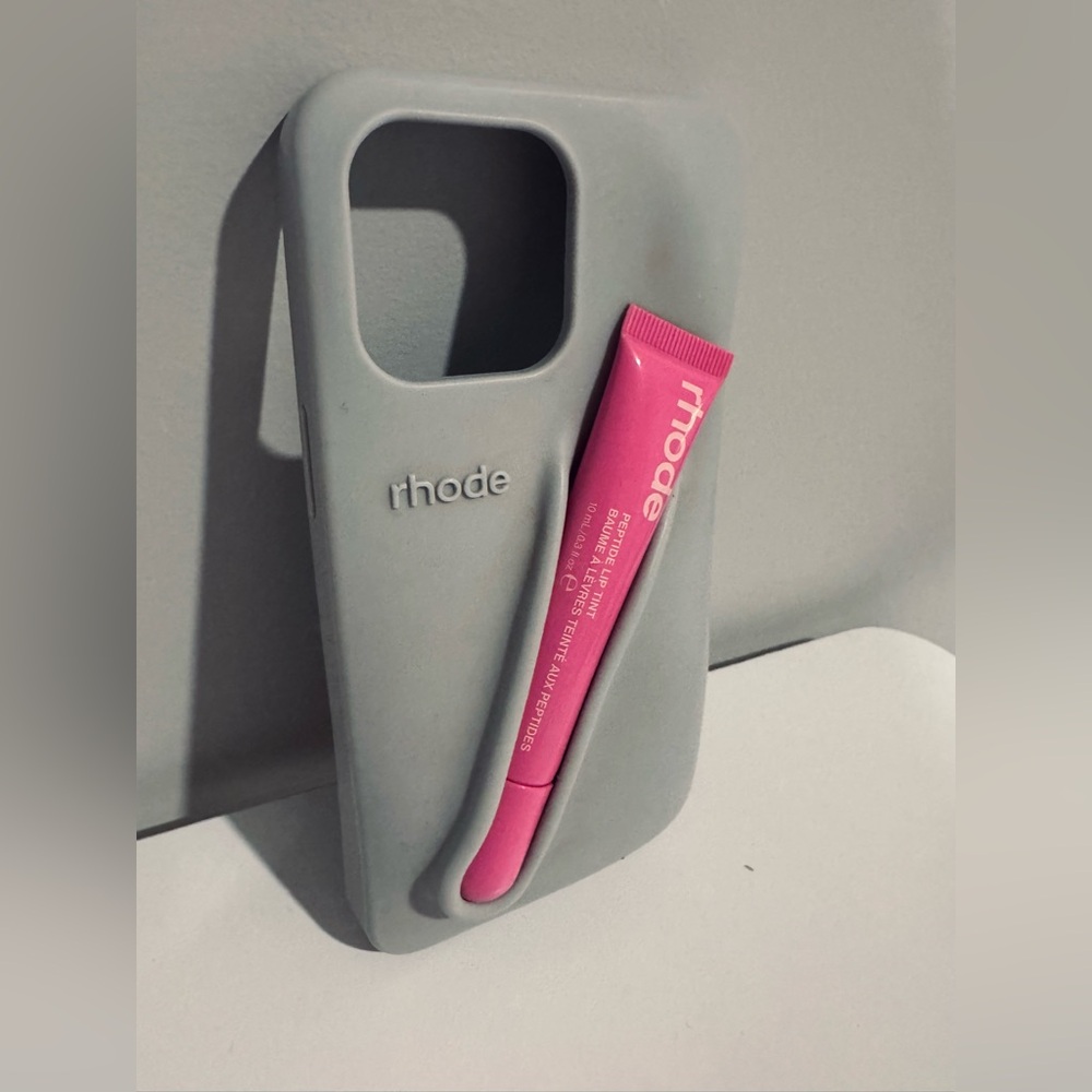 Rhode Skin - LIP CASE
Iphone 15 Pro Max